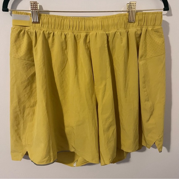 Lululemon Surge Lined Short 6" Soleil Yellow Men’s Size Large EUC - Picture 4 of 14
